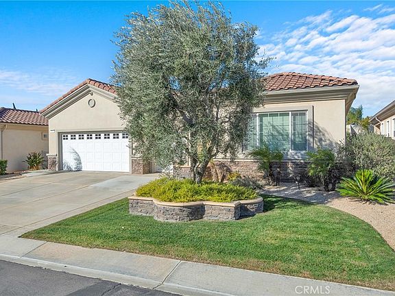 2nd image of 930 Gleneagles Rd