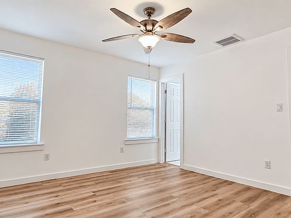 5th image of 1052 N Ln #A