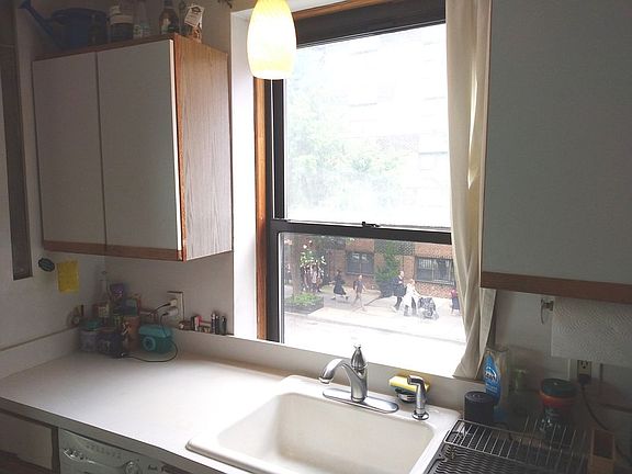 5th image of 306 W 13th St #1A