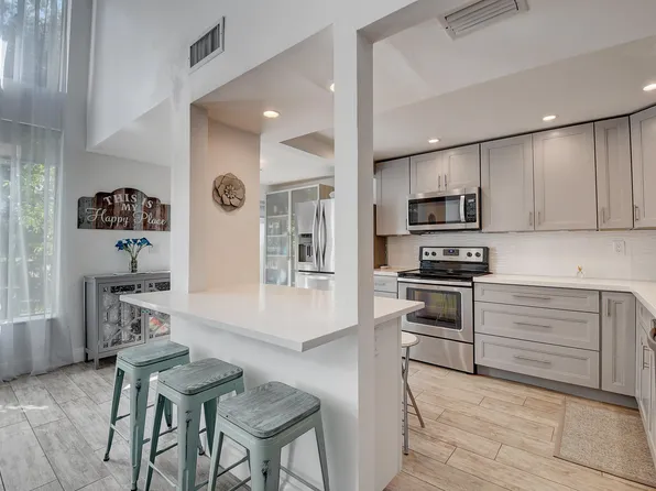 6595 Parkview Drive #A, Boca Raton, FL 33433