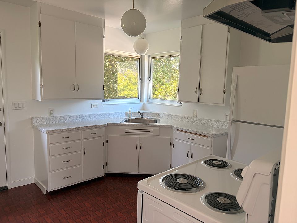1st image of 1310 Virginia St