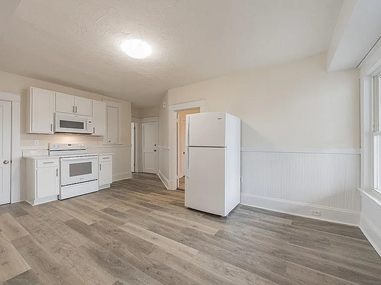 680 Harvard St #2 — Photo 3