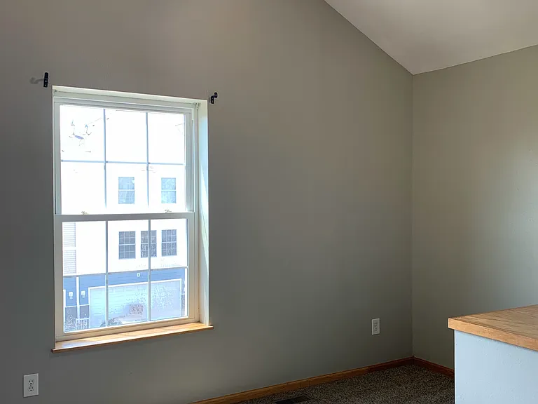 1145 SE Village View Ln — Photo 3