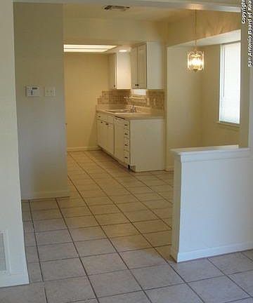 3rd image of 7707 Pipers Creek St
