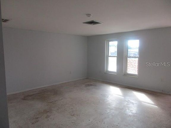 5th image of 410 Cypress Ave NW