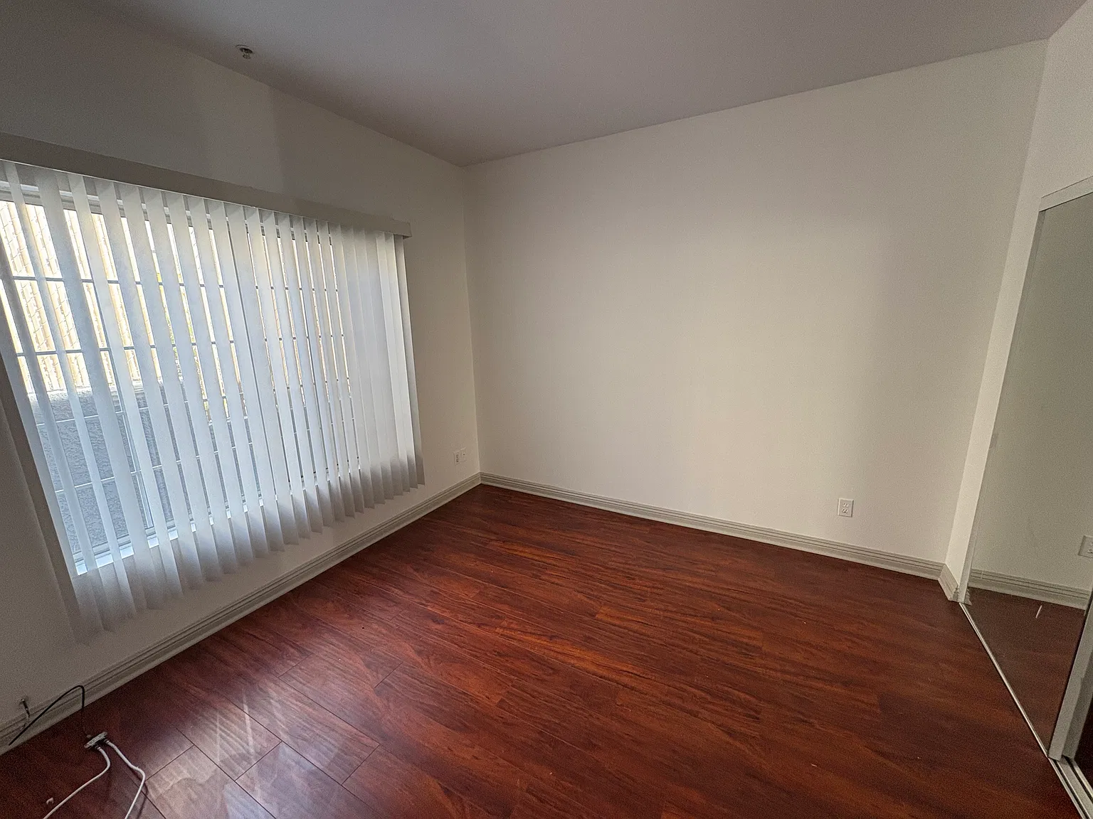 2 bed, 990 sqft, $3,095 — Photo 4