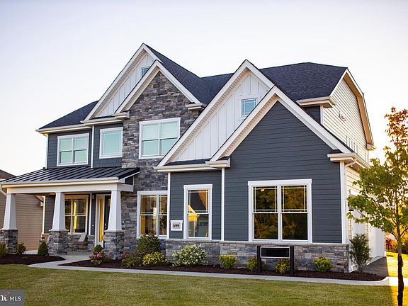 3rd image of 547 Webb Rd