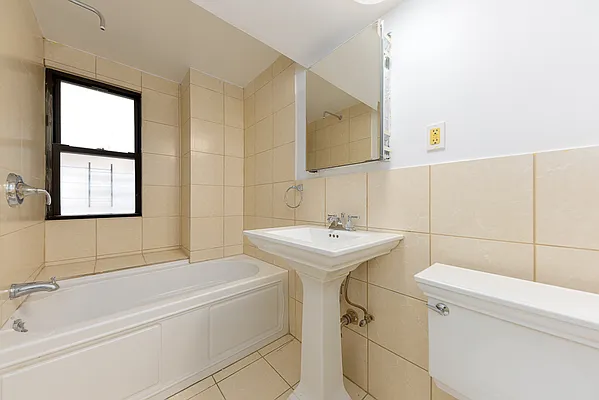 Rented by A&E Real Estate Management | media 10