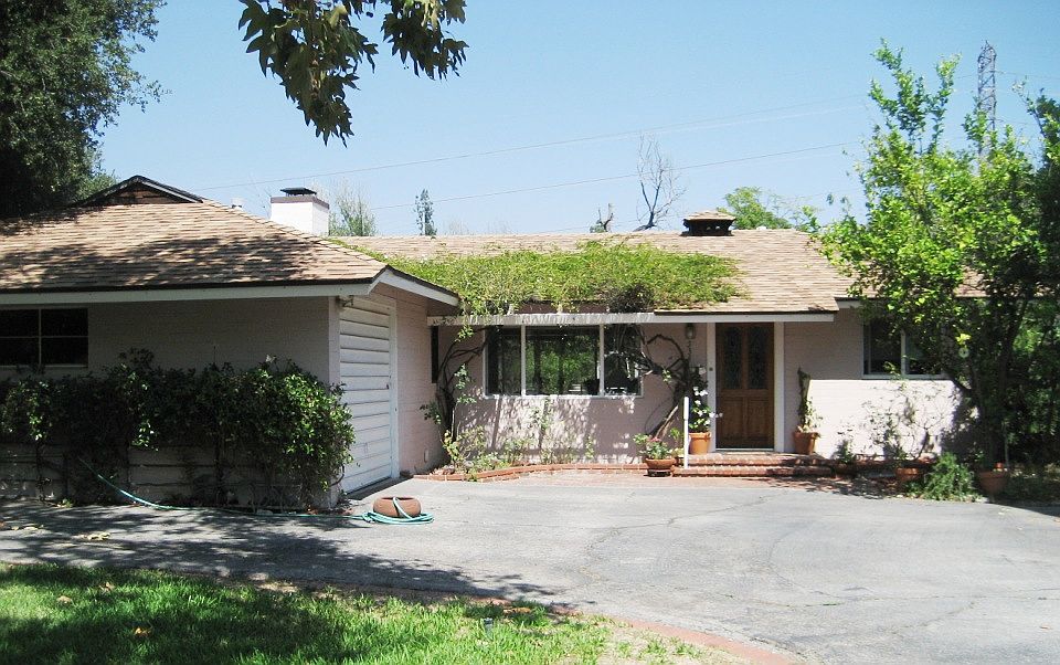 1st image of 534 Eaton Dr