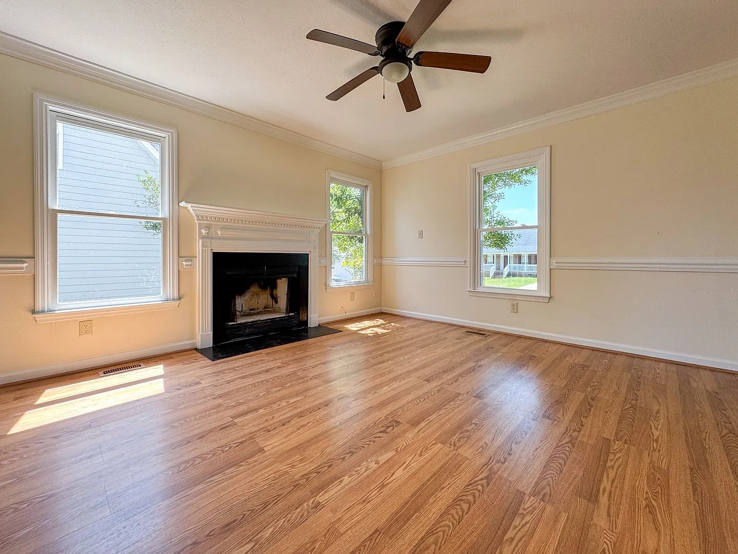 4 Bed 2.5 Bath Home in Hope Mills — Photo 2