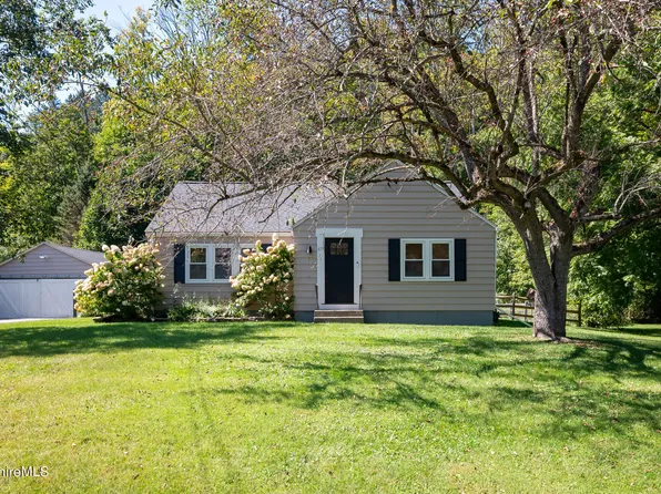 475 Water St, Williamstown, MA 01267