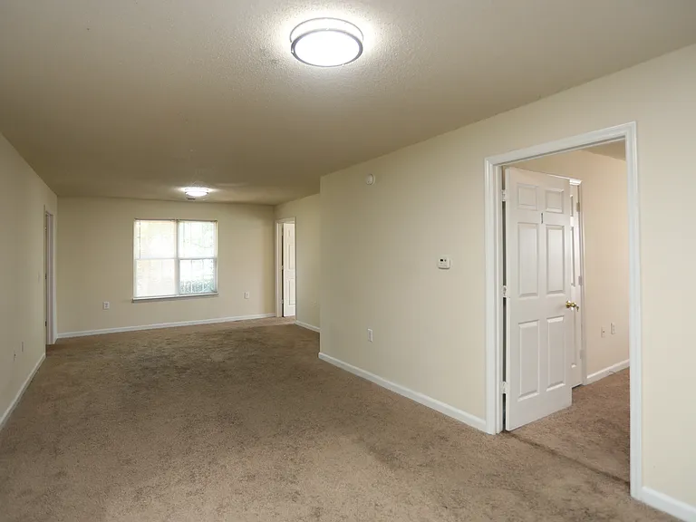 Reynolds Place Apartments — Photo 67