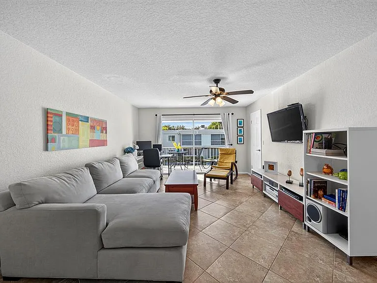 6457 Bay Club Dr #4 — Photo 19