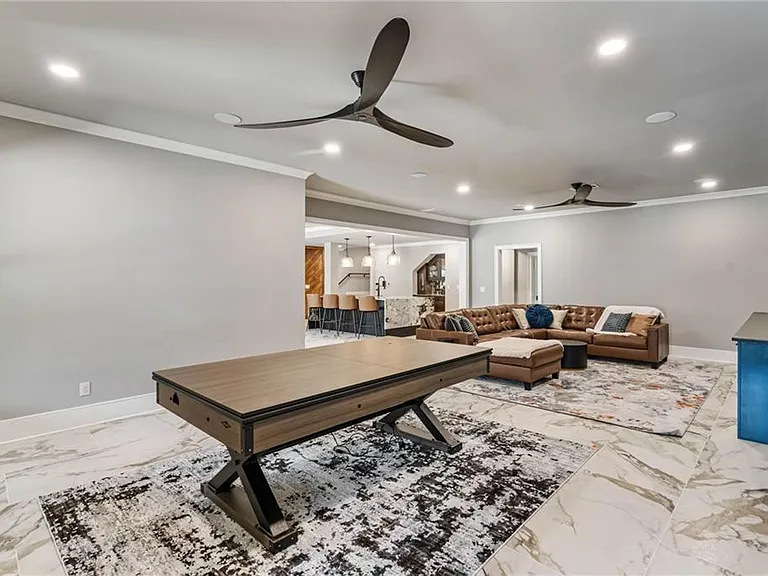 5265 Peachtree Dunwoody Rd — Photo 32