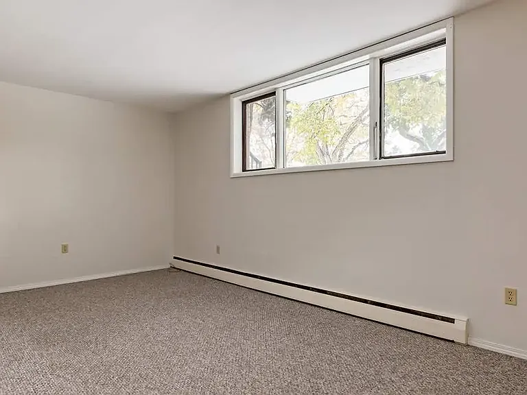535 Belfast St SE — Photo 13
