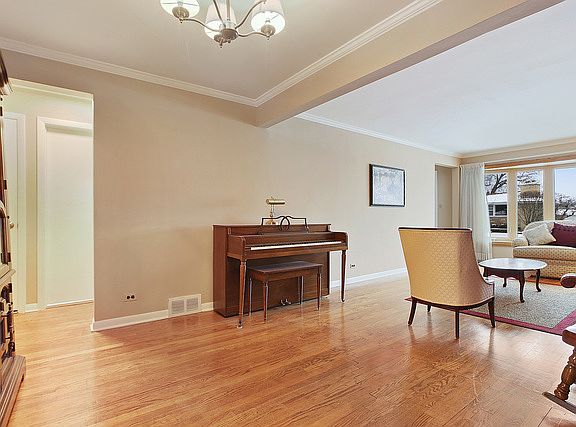 4th image of 10020 Kedvale Ave