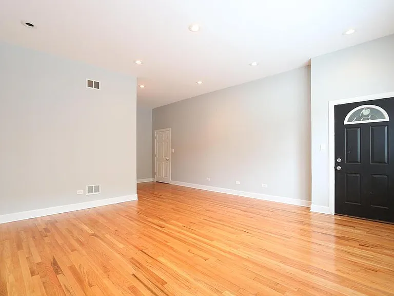 1940 S Carpenter St #1 — Photo 16