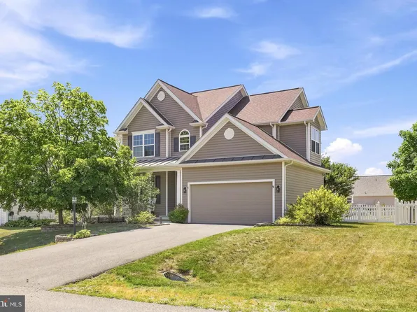 148 Sequoia Dr, Inwood, WV 25428