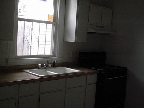 5th image of 3034 Fern St