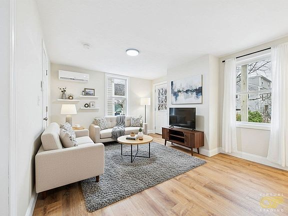 3rd image of 24 Middle St