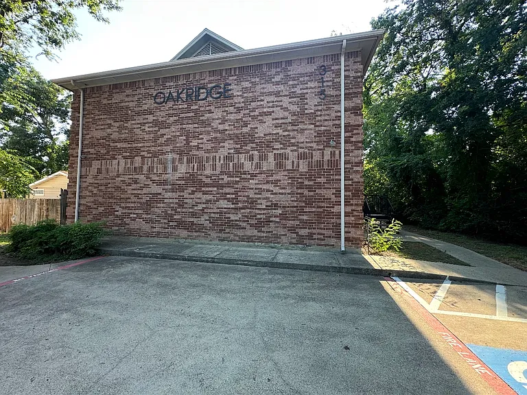 315 Fry St #6 — Photo 4