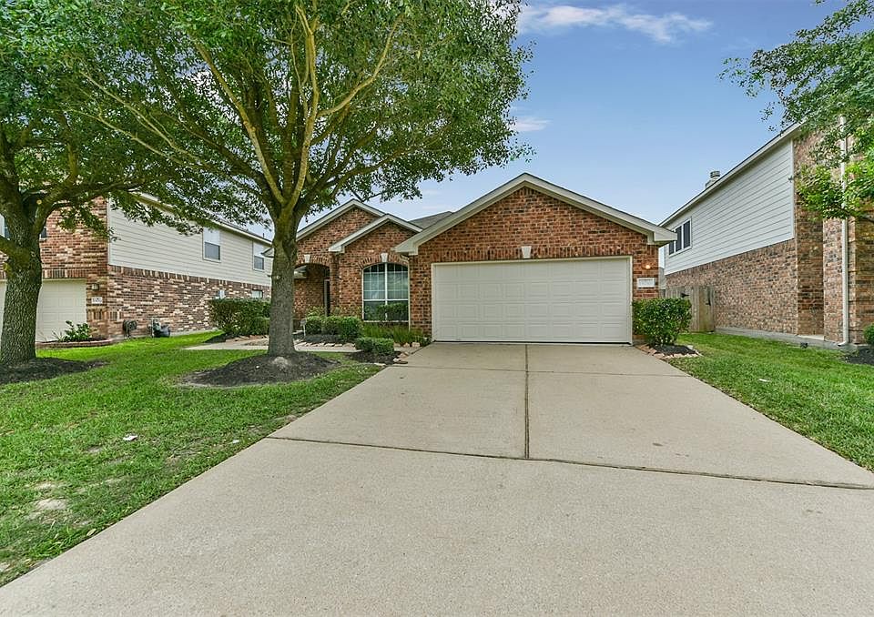 1st image of 15010 Sycamore Leaf Ln