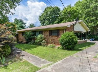 5825 Kinghurst Dr, Charlotte, NC 28227