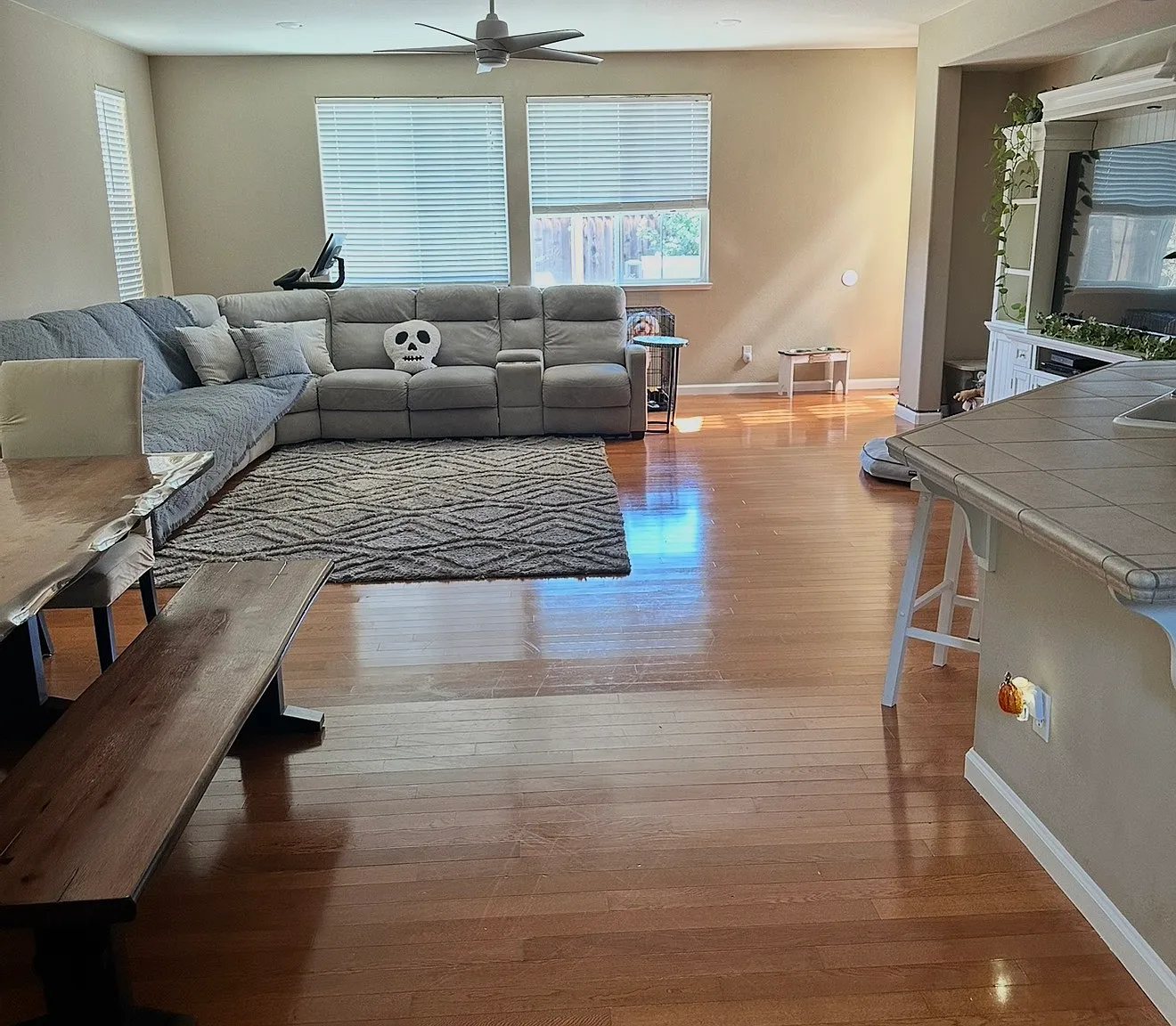 4 bed, 2.5 bath, 2752 sqft, $2,650 — Photo 2