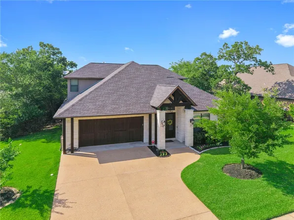 3211 Pinyon Creek Dr, Bryan, TX 77807