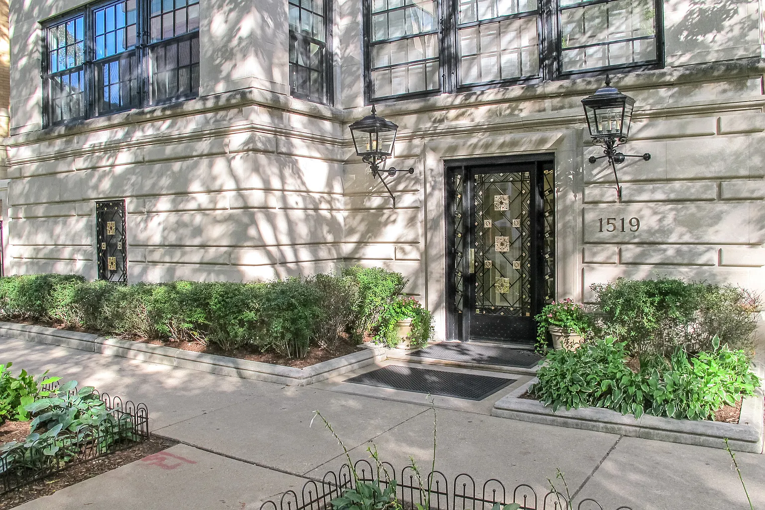 1519 Hinman Ave APT 1D photo 1