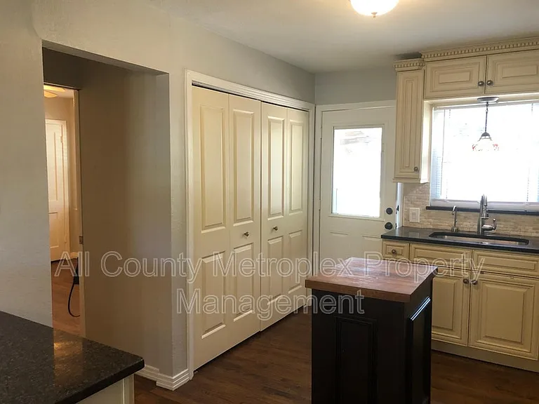3984 Park Ln — Photo 10