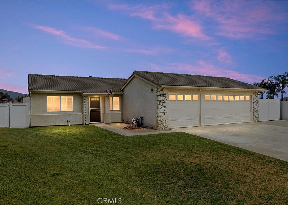 1st image of 3263 N Verbena Ave