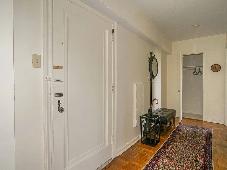 Foyer/Hall Foyer/Hall