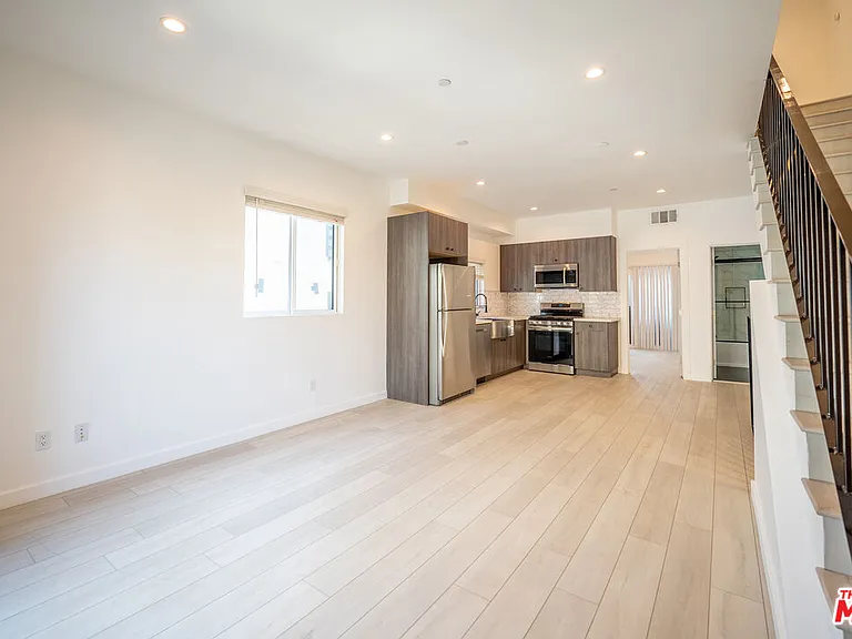 246 N Dillon St #1/2 — Photo 11