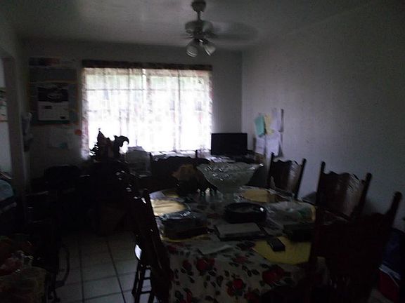 4th image of 7234 Yellow Pine Dr