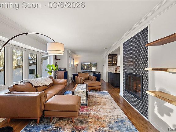 4th image of 3267 Greentree Rd