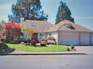2579 NW Pinehurst Dr, McMinnville, OR 97128
