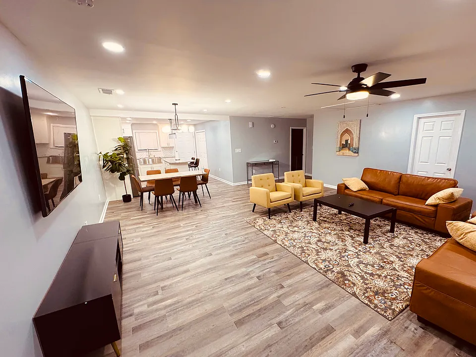 3228 Stratton Ln