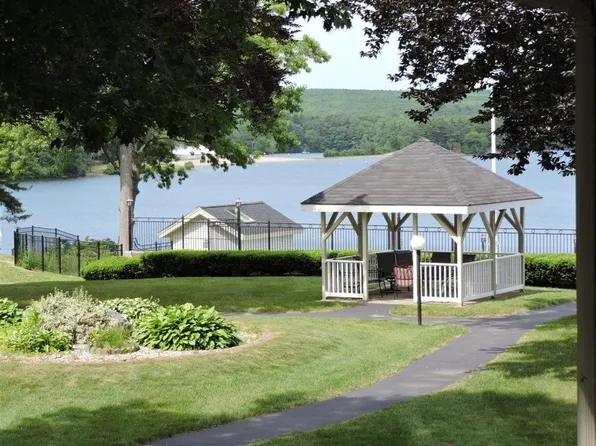 202 Beacon Park #202, Webster, MA 01570
