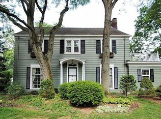 2846 Torrington Rd, Shaker Heights, OH 44120