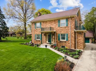449 S Sleight St, Naperville, IL 60540