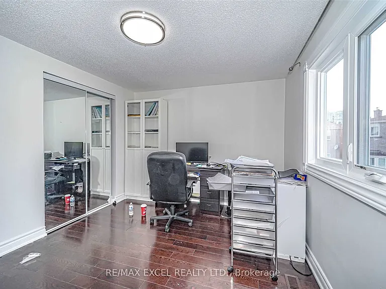 47 Whiteleaf Cres #UPPER — Photo 23