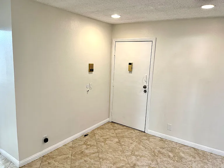 600 W 3rd St #B216 — Photo 13