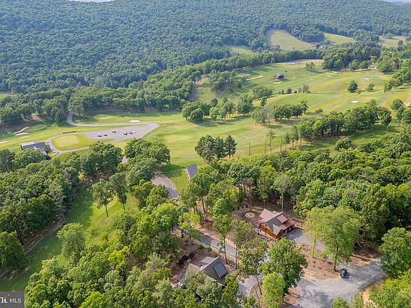 5th image of 640 Golf Club Dr