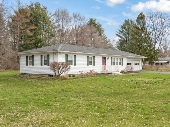 2 Pin Oak Drive, Kinderhook, NY 12106