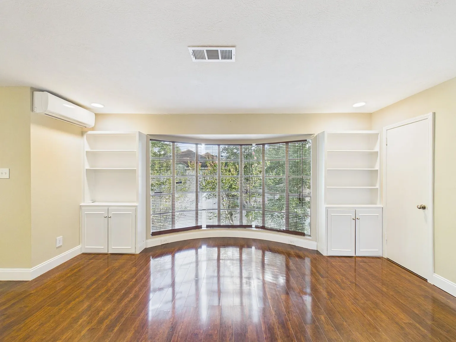 1 bed, 1.0 bath, 720 sqft, $1,250 — Photo 3