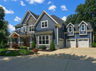 125 Fairview Dr, Cranberry Township, PA 16066
