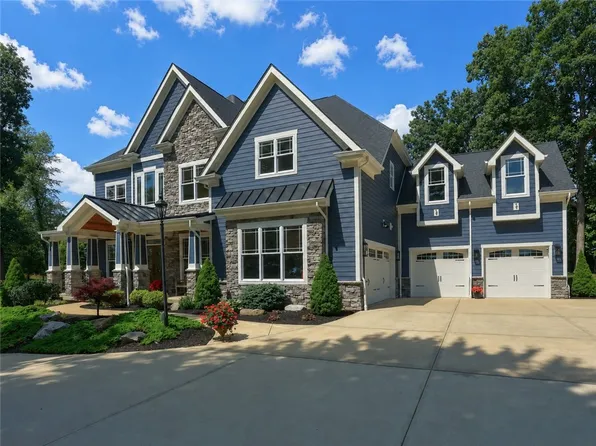 125 Fairview Dr, Cranberry Township, PA 16066