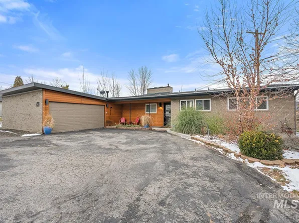 3402 W Hillcrest Dr, Boise, ID 83705