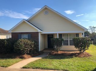 215 Strawbridge Ln, Bonaire, GA
